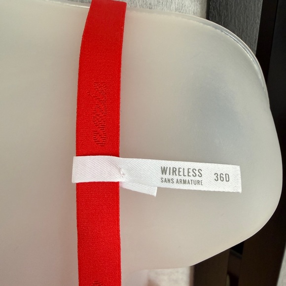 aerie Lightly Lined Wireless Bra ~ Red ~ 2-Way Classic to Racerback~ 36D Lace - Picture 5 of 9